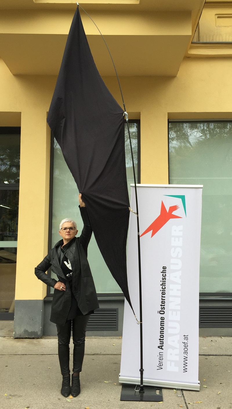 SchwarzeFahne Foto Credit AOEF