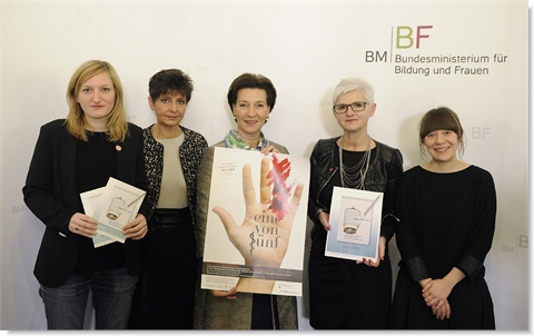 Foto der Rednerinnen von links: Laura Schoch, Andrea Berzlanovich, Bundesministerin Gabriele Heinisch-Hosek, Maria Rösslhumer, Elisabeth Gruber